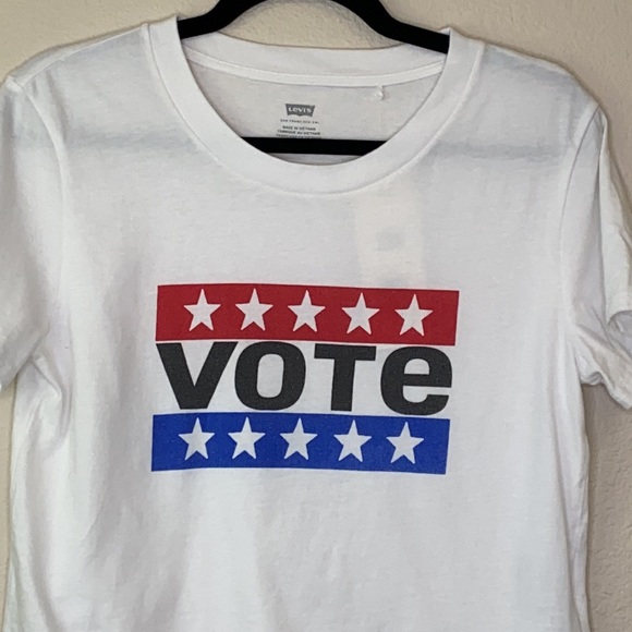 Vote tee by Levi's in women's size Medium NWT - Picture 2 of 8